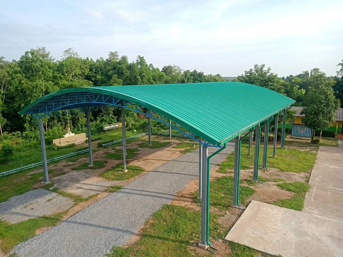 ก่อสร้างโดมอเนกประสงค์ โรงเรียนบ้านปากห้วยเดื่อ